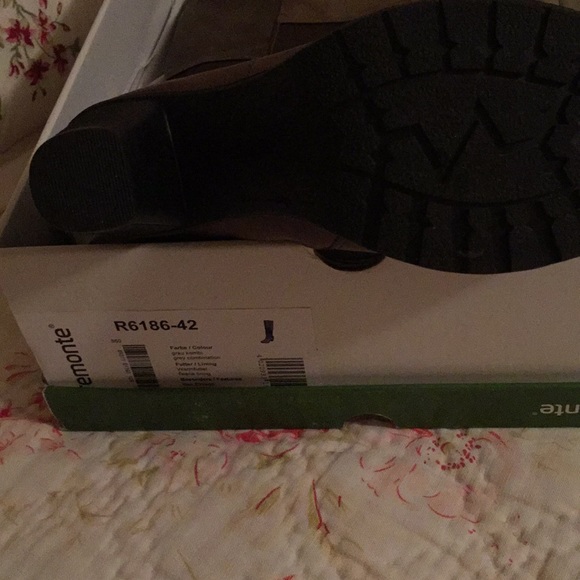 Reminder boots. Never worn b - Picture 2 of 2